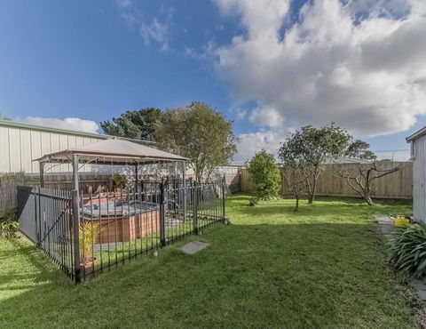 4 Lansell Road, Cowes - Darwin Holiday 1