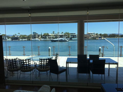 4.5 Million Dollar Dream Mansion In Surfers Paradise - Darwin Holiday 1