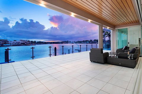 4.5 Million Dollar Surfers Paradise Dream Mansion - Darwin Holiday 3