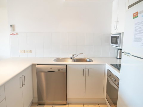 4/4 On First - Darwin Holiday 2