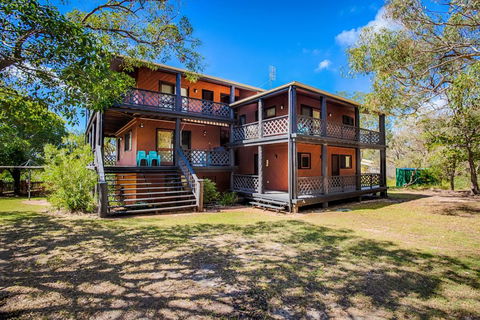 41 Carlo Circle - Rainbow Beach, Huge Beach House With Room For Everyone - Darwin Holiday 3