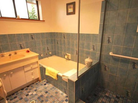 41 Leonard Avenue- Pet Friendly, Boat Parking & Aircon - Darwin Holiday 1