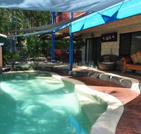 43 Double Island Drive - Two level holiday home with swimming pool. Located close to beach and CBD - Darwin Holiday
