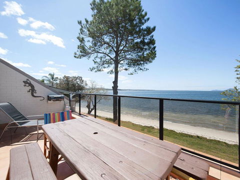 5 'Casuarina's ' 33 Soldiers Point Road - Superb Waterfront Unit - Darwin Holiday 1