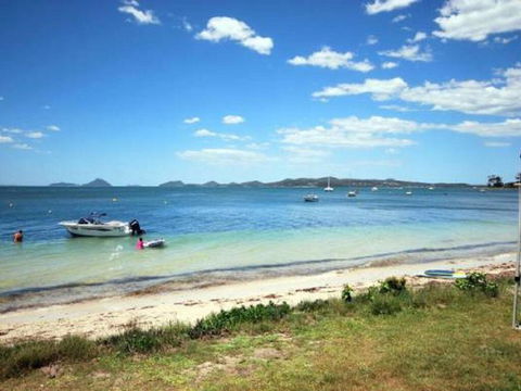 5 'Harbourside' 3-7 Soldiers Point Road - Ground Floor Waterfront Unit - Darwin Holiday 2