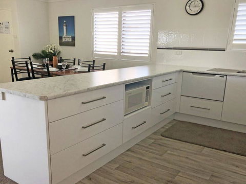 5 'Intrepid' 3 Intrepid Close - Perfect Beachfront Location - Darwin Holiday 1