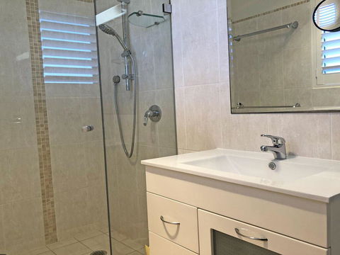5 'Intrepid' 3 Intrepid Close - Perfect Beachfront Location - Darwin Holiday 2