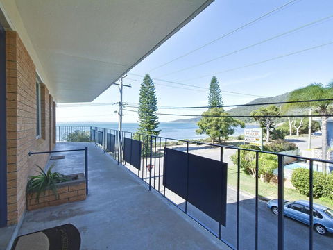 5 'SHOAL TOWERS', 11 SHOAL BAY RD - FANTASTIC LOCATION WITH WATER VIEWS - Darwin Holiday 0