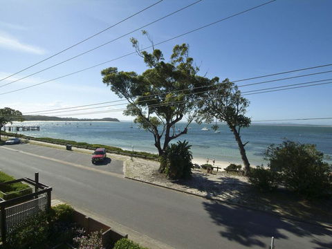 5 'SHOAL TOWERS', 11 SHOAL BAY RD - FANTASTIC LOCATION WITH WATER VIEWS - Darwin Holiday 3