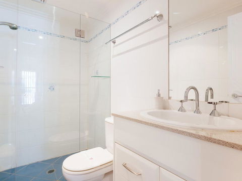 5 'The Outlook', 4 Ocean Parade - Overlooking Boat Harbour Beach And Ducted Air Conditioning - Darwin Holiday 2