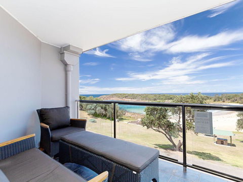 5 'The Outlook', 4 Ocean Parade - Overlooking Boat Harbour Beach And Ducted Air Conditioning - Darwin Holiday 0