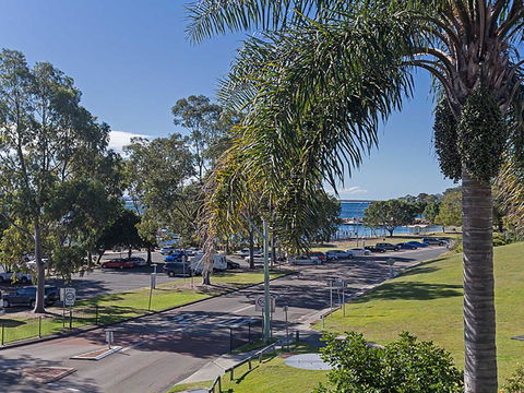 5 'Tradewinds' 110 Victoria Parade - Location Is Fantastic & Water Views - Darwin Holiday 0