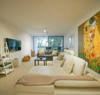 5 Star in Prime Double Bay Location with Balcony - Darwin Holiday