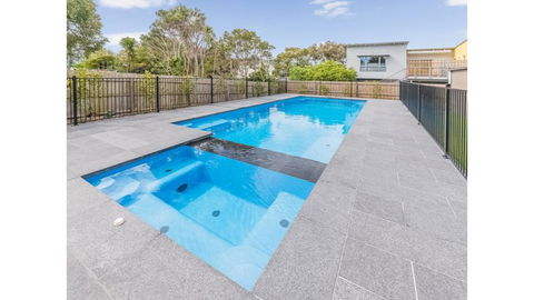 52 ON BAYVIEW - PET FRIENDLY (OUTSIDE ONLY) - Darwin Holiday 0