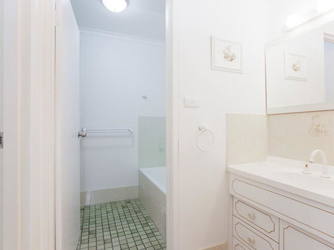 54 'Bay Parklands', 2 Gowrie Avenue - Air Con, Pool, Tennis Court,child Friendly - Darwin Holiday 1