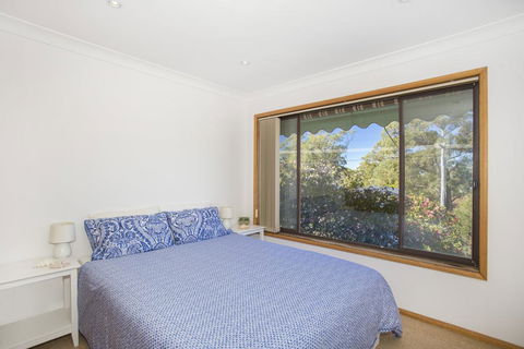 57 Carroll Ave Mollymook Beach - Relaxed Homely Retreat - Darwin Holiday 3