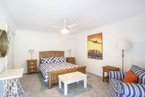 58 Seaview St - Summer Days - Darwin Holiday 1