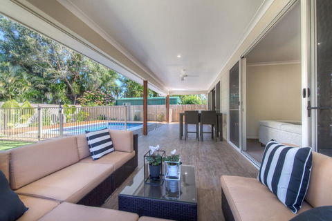 59 Banksia Avenue Coolum Beach - Pet Friendly, Linen Included, 500 BOND - Darwin Holiday 1