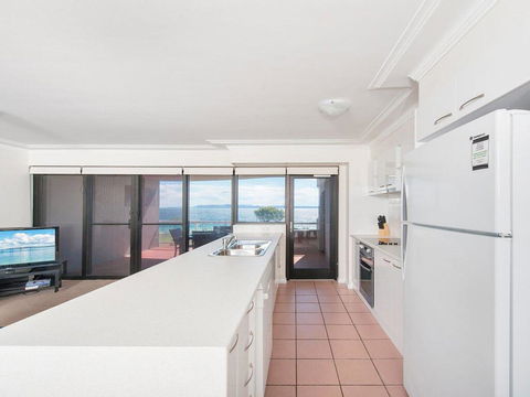 6 'FLORENTINE', 11 COLUMBIA CLOSE - STUNNING UNIT WITH SENSATIONAL VIEWS - Darwin Holiday 1