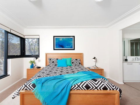 6 'FLORENTINE', 11 COLUMBIA CLOSE - STUNNING UNIT WITH SENSATIONAL VIEWS - Darwin Holiday 3