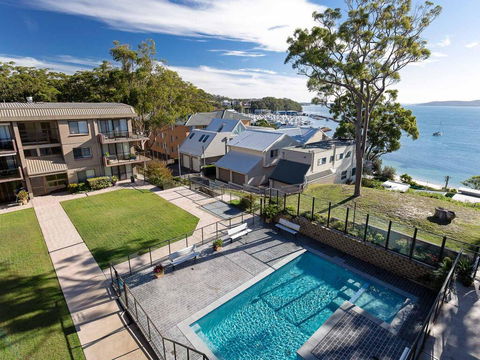 6 'The Poplars', 34 Magnus Street - Fabulous Views & Pool In Complex - Darwin Holiday 0