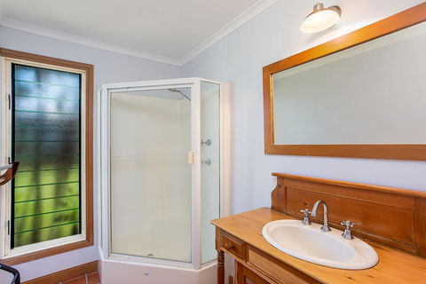 6 Ilmenite Avenue - Coastal Beach Shack Within Walking Distance To Patrolled Beach And CBD, - Darwin Holiday 3