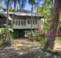 6 Satinwood Drive - Rainbow Shores Stylish Beach House Free WiFi - Darwin Holiday
