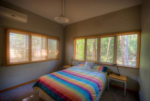 6 Satinwood Drive - Rainbow Shores, Stylish Beach House, Free WiFi - Darwin Holiday 2