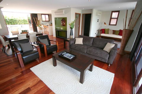 6/21-25 Fletcher Street - A Seventh Heaven - Darwin Holiday 1