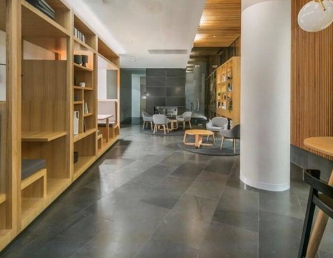 602PR Docklands 1 Bedroom Gym Pool Spa - Darwin Holiday 3