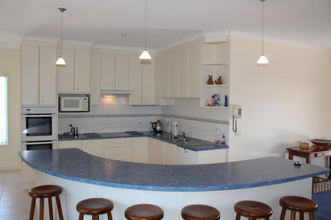 61 Red Rocks Rd, Cowes - Darwin Holiday 3