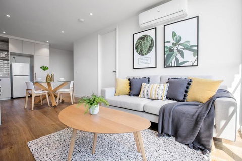 61, Boutique One-bedroom, Boxhill Central, Mall - Darwin Holiday 0