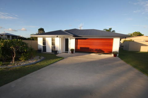 62 Tingira Close - Modern Lowset Home With Swimming Pool, Outdoor Area, Ample Parking. Pet Friendly - Darwin Holiday 1