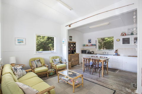 681 Murramarang Rd - Retro Beach Cottage - Darwin Holiday 2