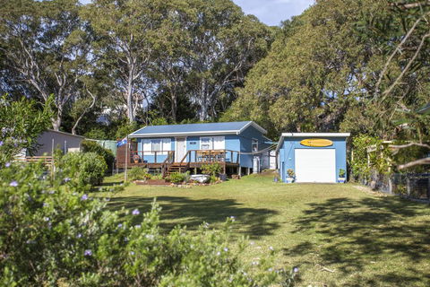 681 Murramarang Rd - Retro Beach Cottage - Darwin Holiday 0