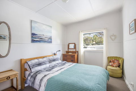 681 Murramarang Rd - Retro Beach Cottage - Darwin Holiday 3