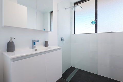7 'BELLEVUE' 4 DONALD STREET - RENOVATED UNIT WITH AIR CON, VIEWS & CENTRAL TO CBD - Darwin Holiday 3