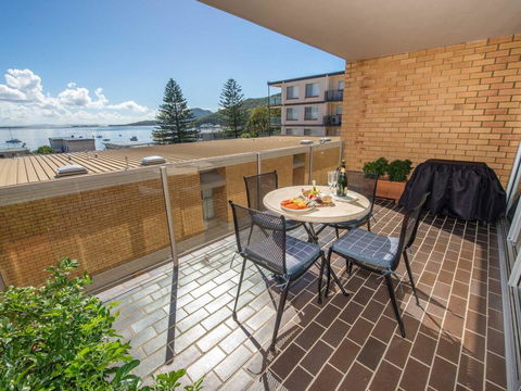 7 'The Crest' 6-8 Tomaree St - Stunning Unit With Spectacular Water Views. - Darwin Holiday 1