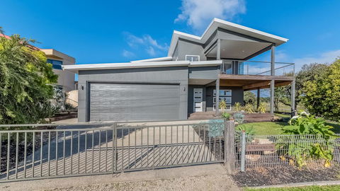 7 Graydens Road, Ventnor With Spectacular Views - Darwin Holiday 0