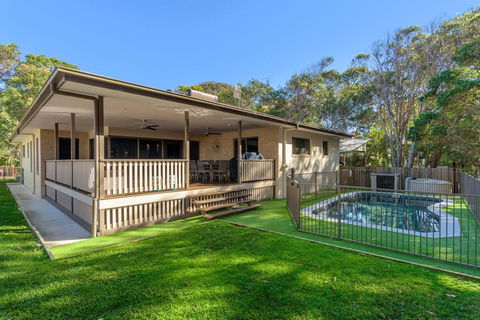7 Ibis Court - Spacious Family Home With Large Outdoor Area, Swimming Pool & Ample Parking - Darwin Holiday 0