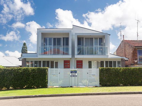 7 Judith Street - Stunning Duplex With Ducted Air - Darwin Holiday 0
