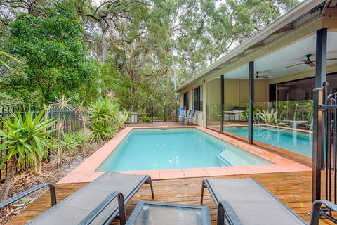 8 Ibis Court - Rainbow Shores, Swimming Pool, Walk To Beach, Executive Beach House - Darwin Holiday 0
