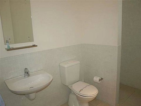 8 ON COAST (4 Night Min) - Darwin Holiday 3