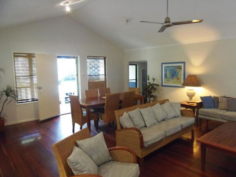 8 Orania Court - Rainbow Shores, Privacy, Peace And Quiet - Darwin Holiday 1