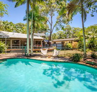 8 Satinwood Drive - Rainbow Shores Architecturally Designed Pool Walk to Beach - Darwin Holiday