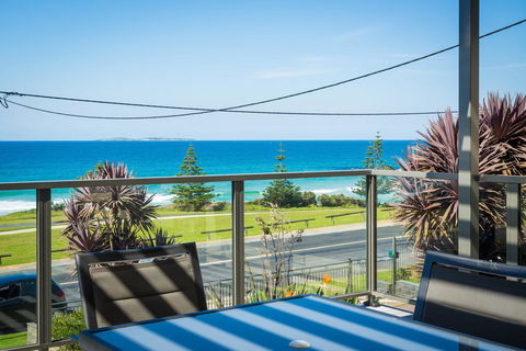 81 Dalmeny Drive - Beach House - Darwin Holiday 1