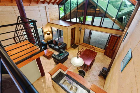 9 Marshall Street - Large Family Holiday Home Just Metres To The Beach - Darwin Holiday 1