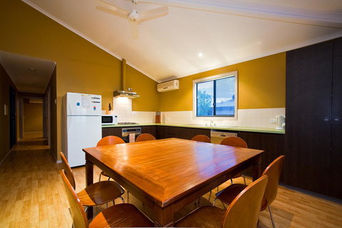 9 Skipjack Circle - Lovely Pet-Friendly Holiday Home With A Breezeway - Darwin Holiday 3