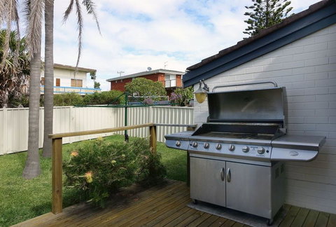 95 UNDERWOOD ROAD - Darwin Holiday 1