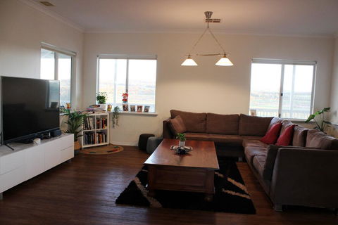 A Better Life Animal Sanctuary FarmStay - Private Two-Bedrooms, Lounge Room & Bathroom & Toilet, Shared Kitchen - Darwin Holiday 3